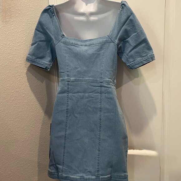 LULU'S SHORT SEEEVE JEAN MINI DRESS NWT S - Picture 6 of 6
